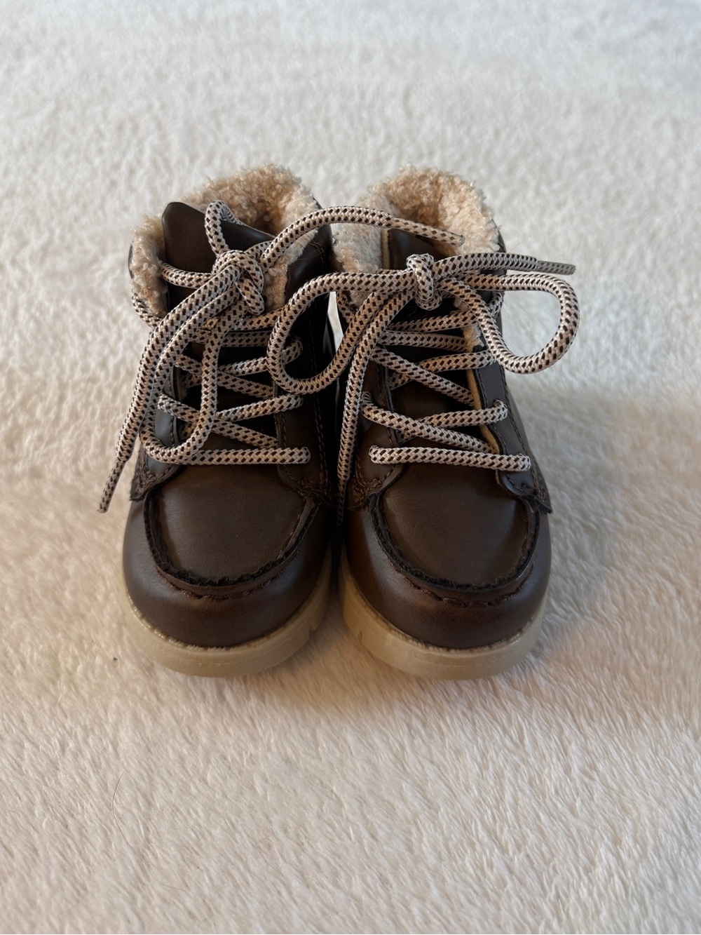 OshKosh B’gosh Toddler Brown Sherpa Lined Lace Up Boots Size 4M